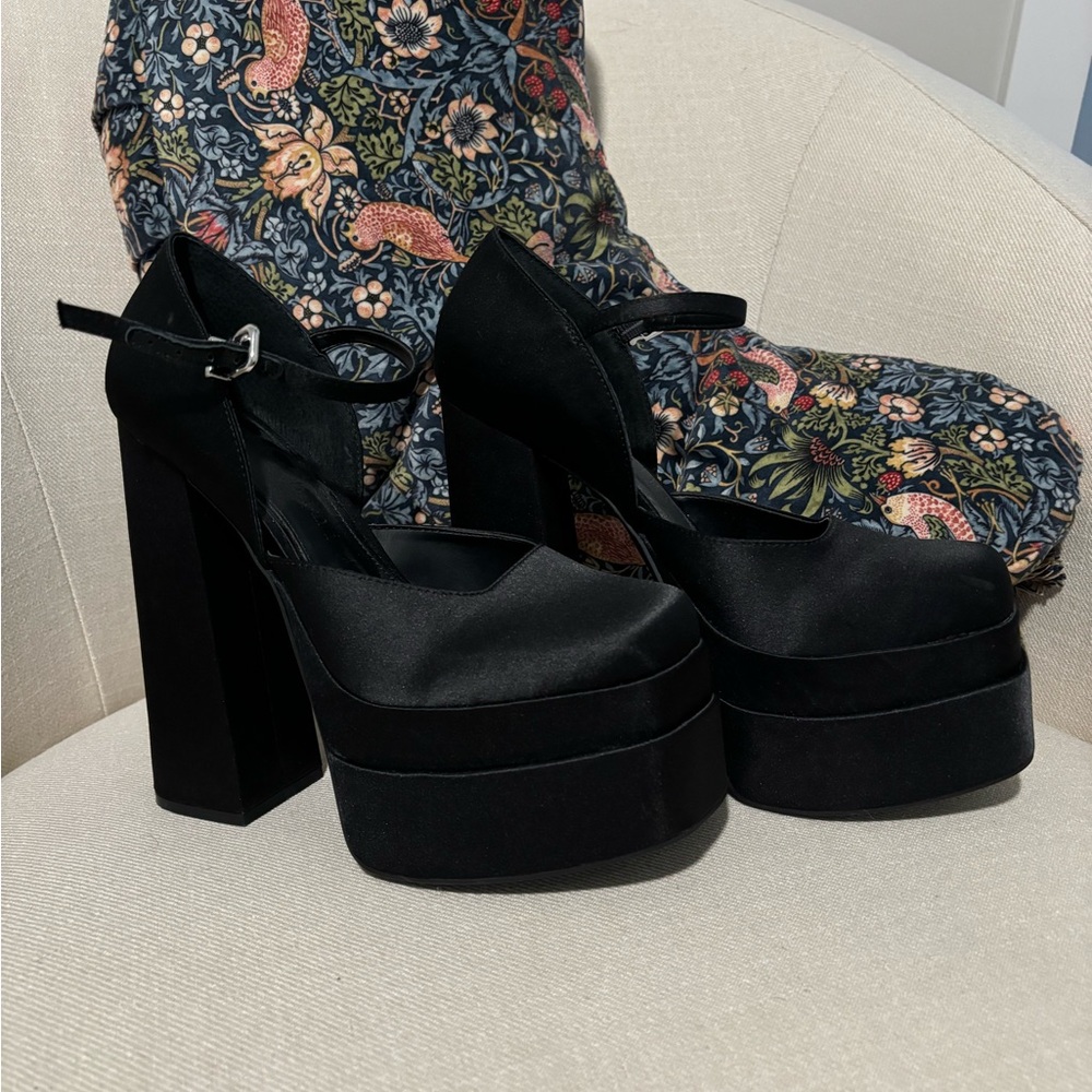 Gianni Bini Roya Matte Satin Ankle Strap Double Platform Heels